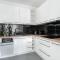 City Center Apartments with FREE GARAGE Poznań by Noclegi Renters