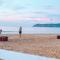 Mad Monkey Hostel Nacpan Beach
