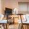 Stylish 2 Bed Apt 18 - City Centre, FREE Parking, Espresso Machine & Netflix - Hosted by Stay Host Save