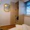 Deluxe 2 Bed Apartment- Near Heathrow, Legoland, Windsor Slough - Slough