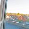 Deluxe 2 Bed Apartment- Near Heathrow, Legoland, Windsor Slough