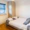 Deluxe 2 Bed Apartment- Near Heathrow, Legoland, Windsor Slough - Slough