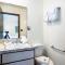 Bollinger Duplex, A - هولمز بيتش