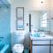 Bollinger Duplex, A - هولمز بيتش