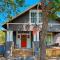 < 2 Mi to Dtwn Waco! Whimsical Home w/ Porch