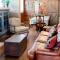 < 2 Mi to Dtwn Waco! Whimsical Home w/ Porch