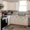 < 2 Mi to Dtwn Waco! Whimsical Home w/ Porch