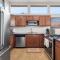 Luxury Uptown home with Views and Hot Tub - سيدونا