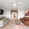 Luxury Uptown home with Views and Hot Tub - سيدونا