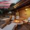 Luxury Uptown home with Views and Hot Tub - سيدونا