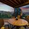 Uptown Walk Out basement with Ultimate views and Hot Tub - سيدونا