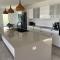 Beach House Yeppoon - ARay at Cooee Bay - Apt A