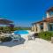 Charming villa LA PERLA with pool, jacuzzi and sea view near Umag - Umag
