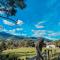 Savvanah Farmstay family friendly home with stunning views and spa - Chum Creek