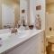 Cozy Bull Shoals Condo Getaway about 1 Mi to Lake!