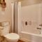 Cozy Bull Shoals Condo Getaway about 1 Mi to Lake!