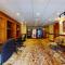 Lion Square Lodge South 550