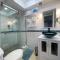 Stylish and Modern 2 bedroom, 2 bathroom. The Mermaid Suite.