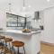 Sea La Vie ~ Pet Friendly Coastal Chic Broadwater Retreat
