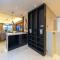 Unique Fully Renovated 2BR+study on Marina - دبي