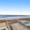 Golden Sands 718