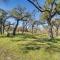 Cozy Bandera Cottage with Medina River Access!