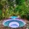 It's a Jungle Out There - هولمز بيتش