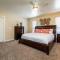 The Palm Joshua Tree Spacious 5 BR with Pool Views - Yucca Valley