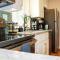 Cozy 1-Bedroom Apartment in Quiet Neighborhood