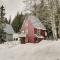 Snoqualmie Pass Cabin with Deck Walk to Ski Lift
