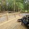 Relaxing Cabin Near Raysville