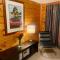 Seaview, Sun and Surf - Piha Holiday Home