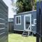 Sweet beautiful TINY HOME with pool and 2 minute drive to the beach - ولونغونغ