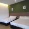 Greenery Studio, Kubot a Sentral