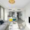Luxury 2BR with Pool, Gym, Fast WIFI and Skyline - Dubaj
