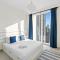 Luxury 2BR with Pool, Gym, Fast WIFI and Skyline - Dubaj
