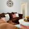 The Chic Shack / Centrally Located 2BR/1BA Home - 埃文斯维尔