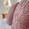 The Chic Shack / Centrally Located 2BR/1BA Home - 埃文斯维尔