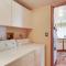 Hanover Park Townhome with Grill 36 Mi to Chicago!