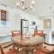 Charming Charlotte Townhome 6 Mi to Downtown!