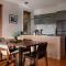 Belle Voir- scenic views, steps from town