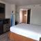 Super 8 by Wyndham Austin North/University Area