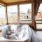 1A Chalet 4 Jahreszeiten Ski fahren und Jacuzzi mit Aussicht!