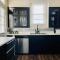 Abode à la Mode / Centrally Located 2BR/1BA Home