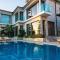 Wall Villa