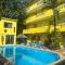 Coco Hotel and Hostel