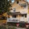 Cozy Modern Farmhouse 2 Bedroom Apartment