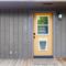 Petite Chalet with deck near Loch Lomond!