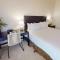 LV027 Upstairs Studio Overlooking Lap Pool - La Quinta