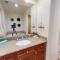 LV027 Upstairs Studio Overlooking Lap Pool - La Quinta